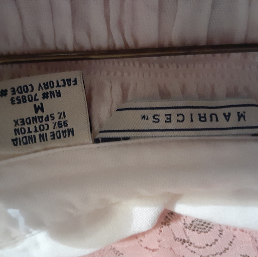 Blouse - Picture 2 of 3